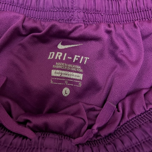 Women’s Nike Dri-Fit Running Shorts Purple Size Large - Picture 2 of 3